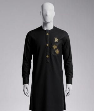 Tunique homme moderne noire avec broderies dorées géométriques et logo Royal Design sur la poche poitrine.